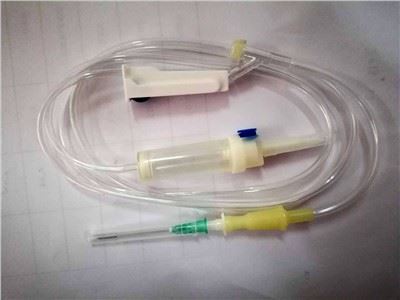 Medicinski infuzijski set za enkratno uporabo. Skupna infuzijska enota z iglo